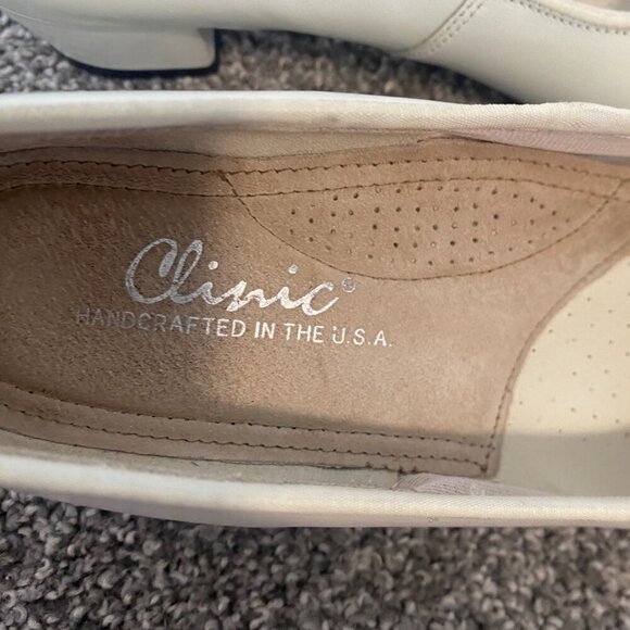 Vintage Clinic White Leather Low Pump Heels W Wingtip Victorian Style Size 7 1/2 - Picture 4 of 11
